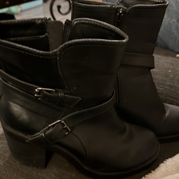 Vintage Women’s SHI by Journeys Black Faux Leather Ankle Boots sz 8.5 - Picture 8 of 8